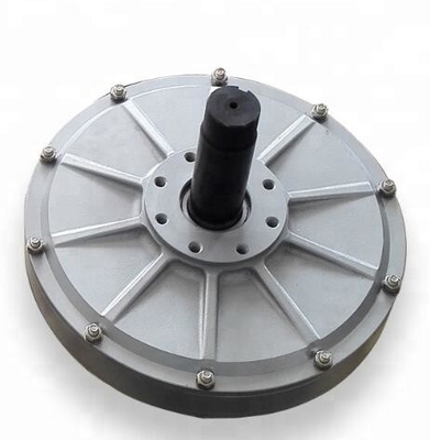 0.3kW Générateur d'aimants permanents à flux axial à faible couple avec rotor intérieur (rotation de l'arbre, câbles fixes à la coque du moteur du générateur d'aimants permanents)
